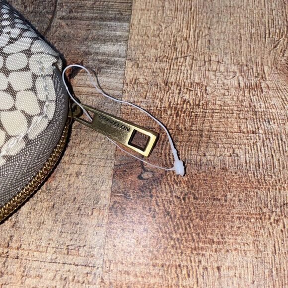 Women's XSDepot Travelon Rfid Blocking Pleated Wallet - Picture 6 of 9